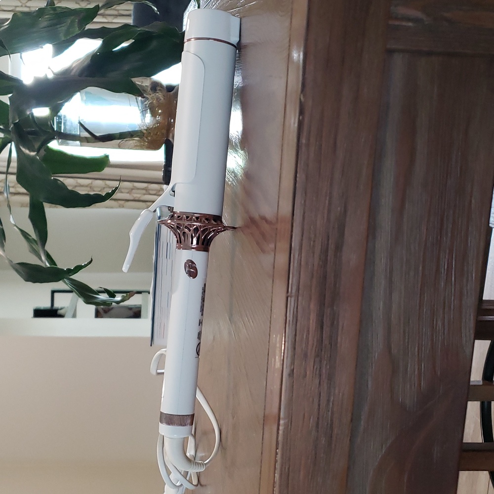 T3 SinglePass Curl Ceramic Long Barrel Curling Iron